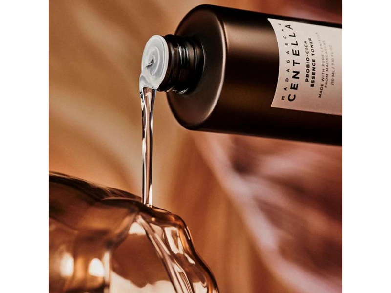 SKIN1004 - Madagascar Centella Probio-Cica Essence 210 ml