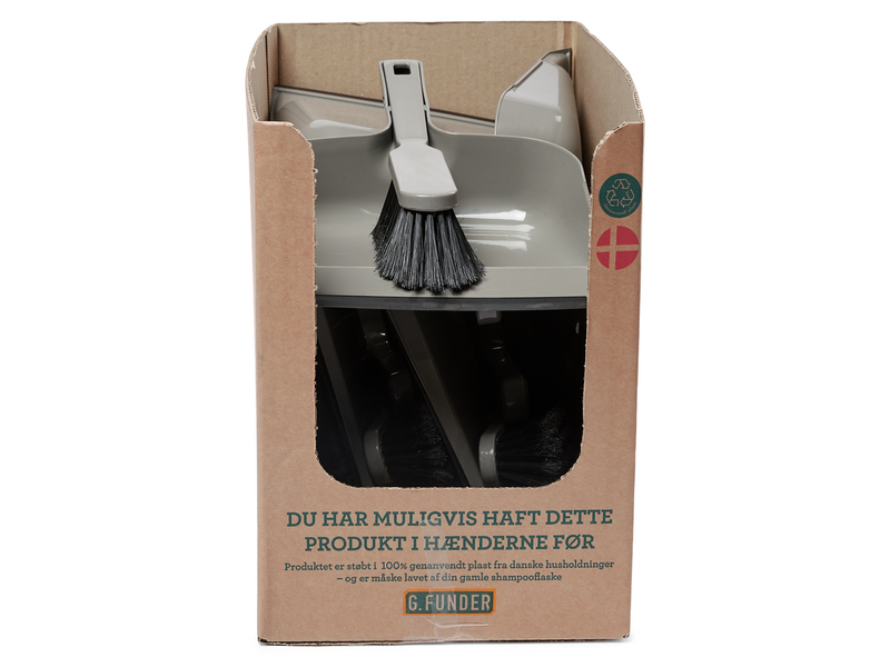 G.Funder Sweeping tray set - in recycled plastic from Danish households