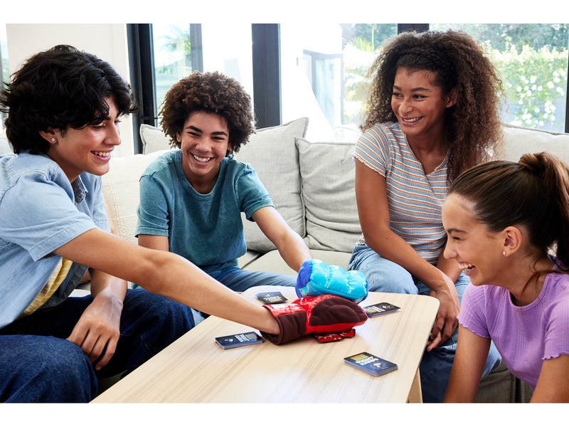 Mattel Games Rock ‘Em Sock ‘Em Robots Fight Cards