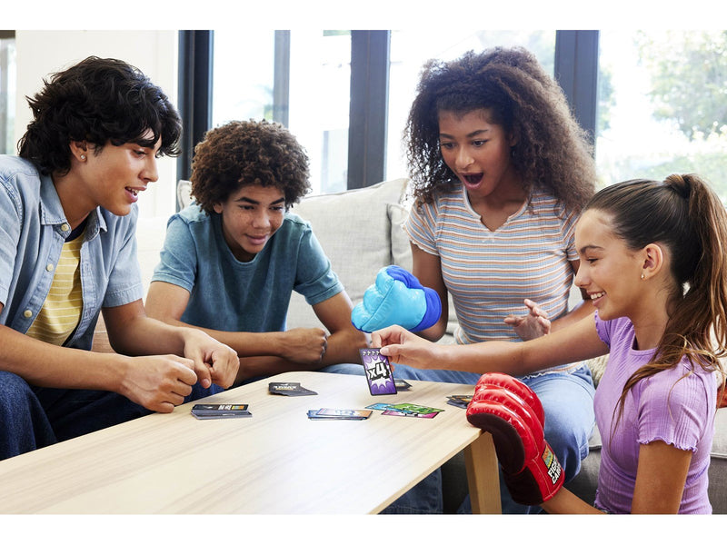 Mattel Games Rock ‘Em Sock ‘Em Robots Fight Cards