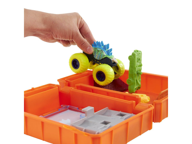 Hot Wheels Monster Trucks Fuel 'N Go Playset