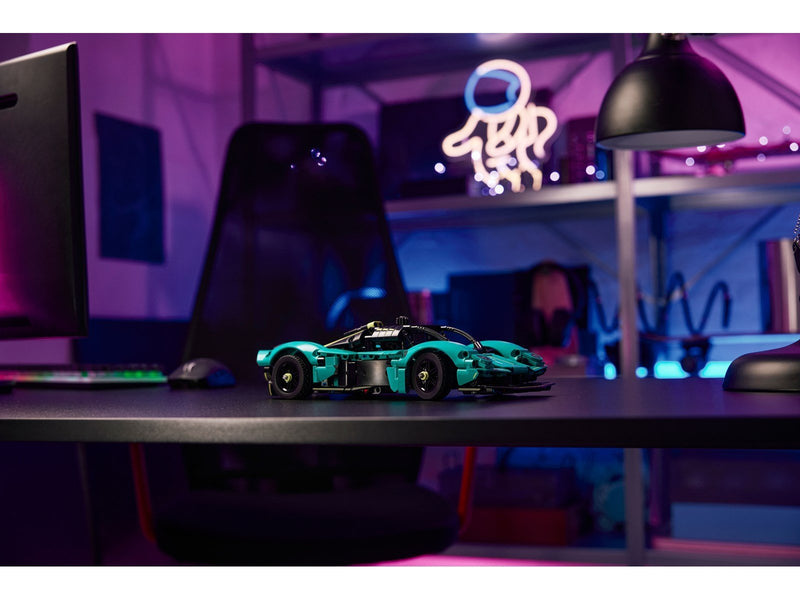 LEGO Technic 42208 Aston Martin Valkyrie