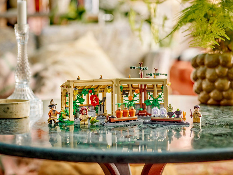 LEGO Harry Potter 76445 Schloss Hogwarts™: Kräuterkundeunterricht