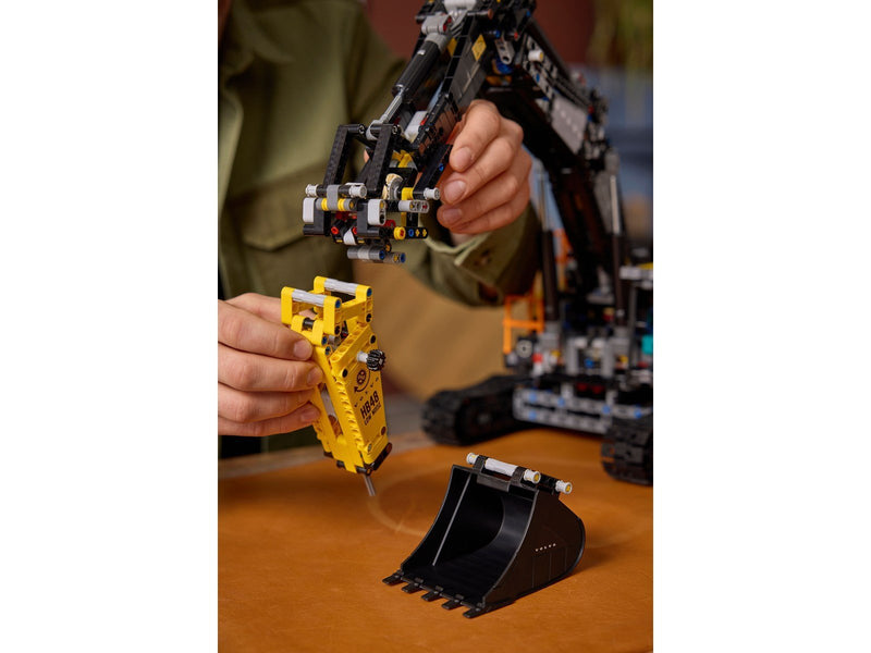 LEGO Technic 42215 Volvo EC500 Hybrid Bagger