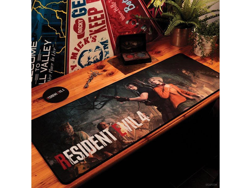 FaNaTtik Resident Evil 4 Desk Pad & Coaster Set