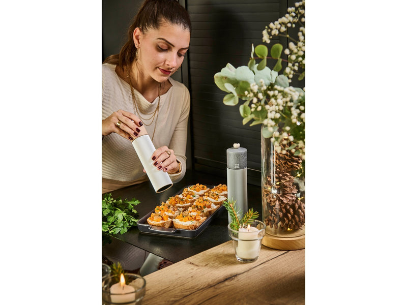 Peugeot Line pepper Grinder 22 cm Carbon