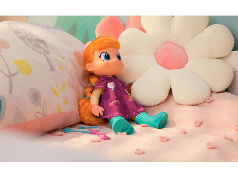 Vida the Vet Vida Toddler Doll 33 cm