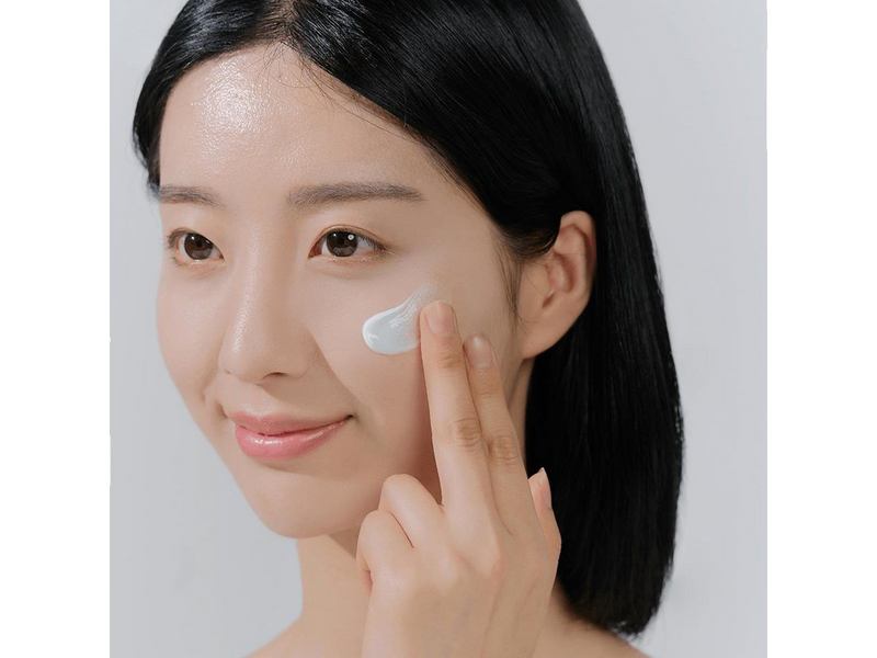 SKIN1004 Madagascar Centella Hyalu-Cica Water-fit Sun Serum SPF50+ PA++++ 100ml