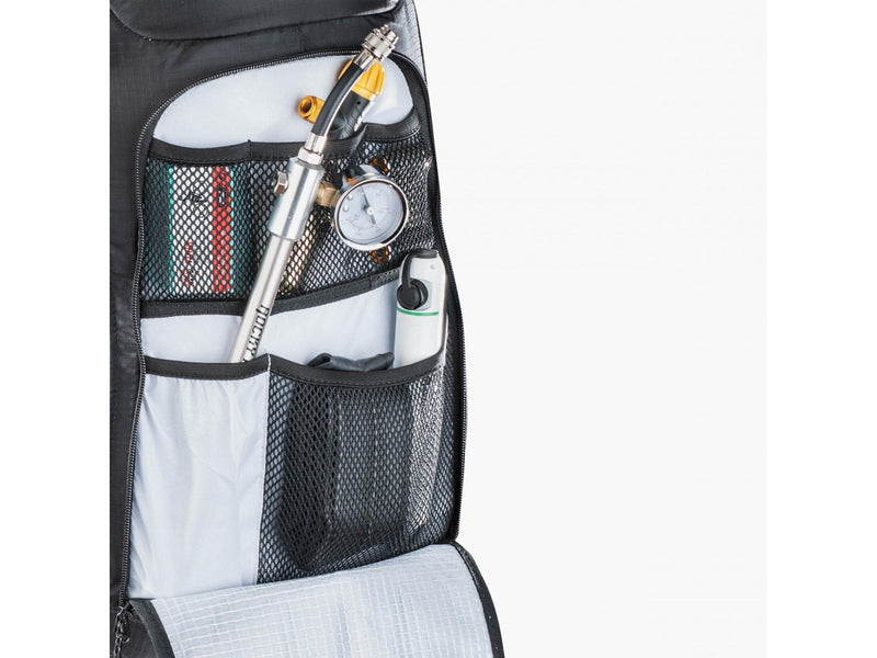 Evoc FR Enduro Blackline 16 backpack