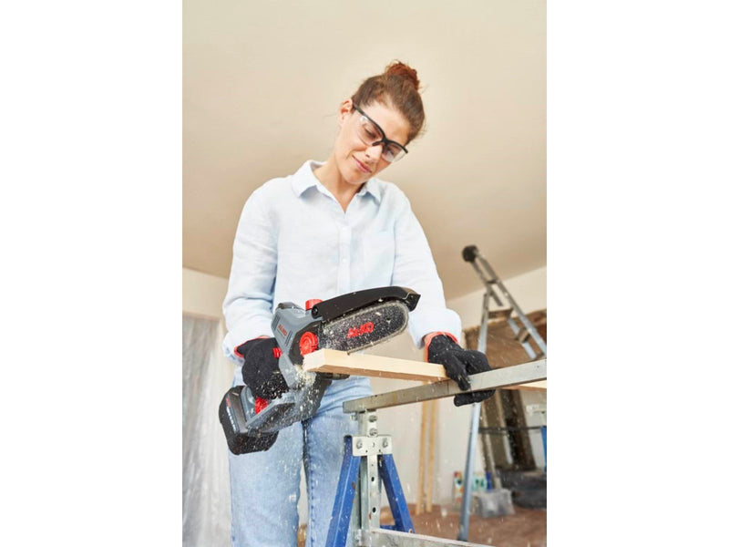 AL-KO Mini chainsaw CSM 1815 w/battery and charger incl. transport box oil container