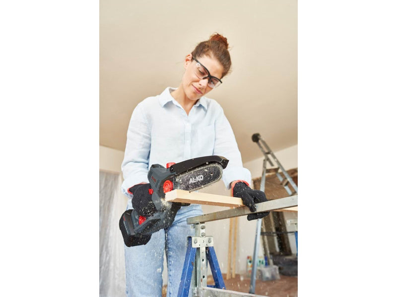 AL-KO Mini chainsaw CSM 1815 w/battery and charger incl. transport box oil container