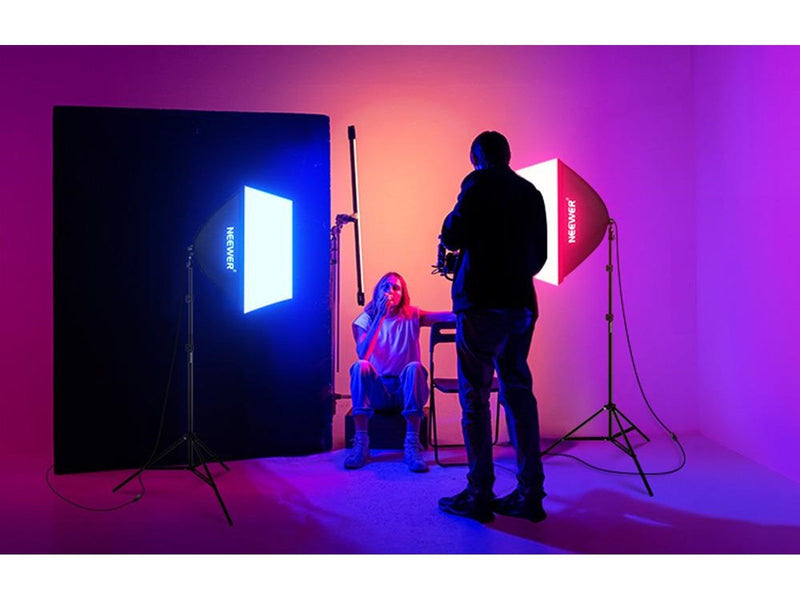 Neewer Kit NK800 - Two Softboxes RGB Bulbs 24W (2700-6500K) Tripods Barndoors