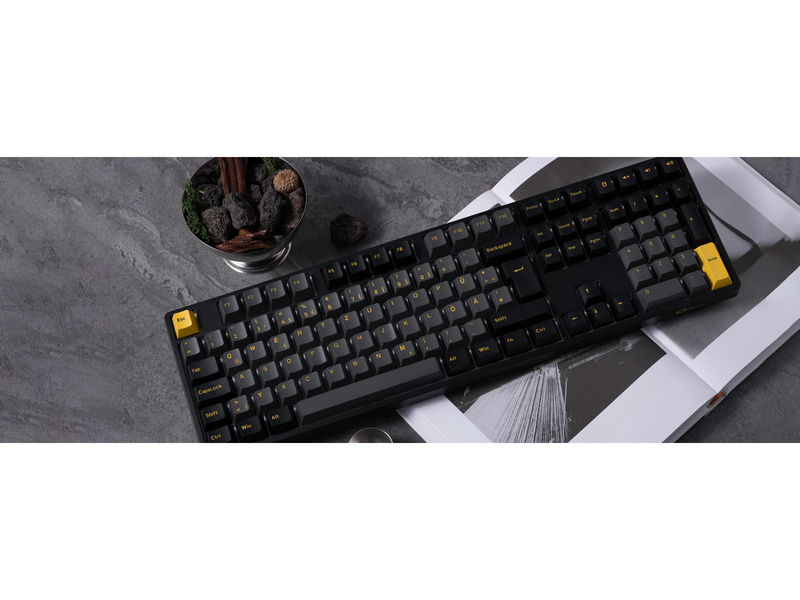 Akkogear 5108B Black/Gold - V3 Yellow Pro Switch - Gaming Tastaturen - Universal - Schwarz