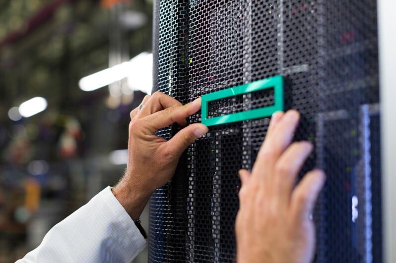 HPE ML Gen10 Tower-zu-Rack-Umbaukit mit Schiebeschienen-Rack-Gestell und Kabelführungsarm (874578-B21)
