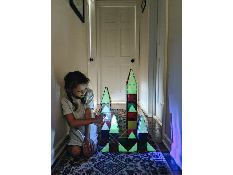 Magna-Tiles Glow 16-Piece Magnetic Building Set