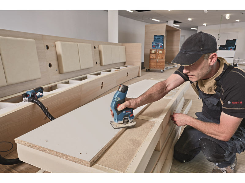 Bosch Professional AKKUKANTENFRÄSE GKF 12V-8 SOLO