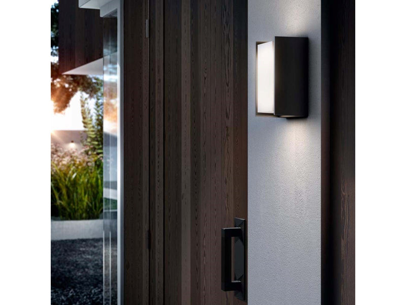 Philips Hue Outdoor Turaco Wandleuchte