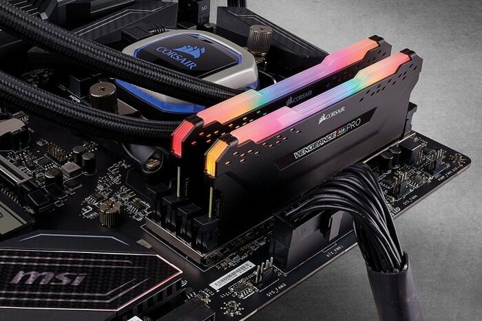 Corsair Vengeance RGB PRO schwarz DIMM Kit 16GB, DDR4-3200, CL16-18-18-36