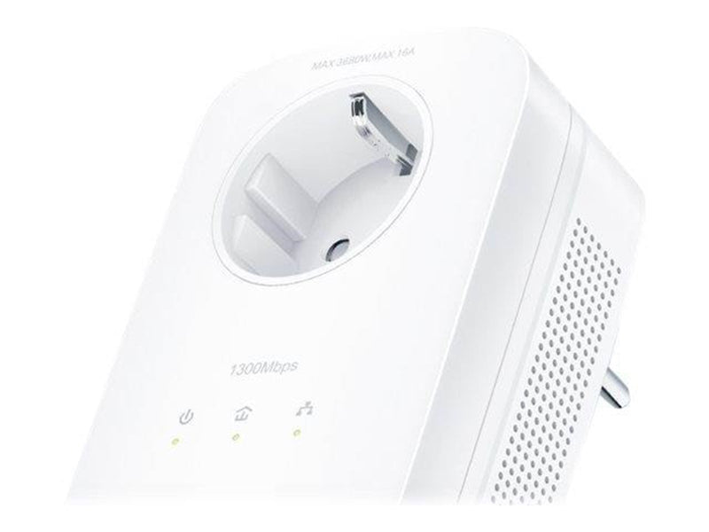 TP-Link TL-PA8033P KIT AV1300 3-Port Gigabit Passthrough Powerline Starter Kit