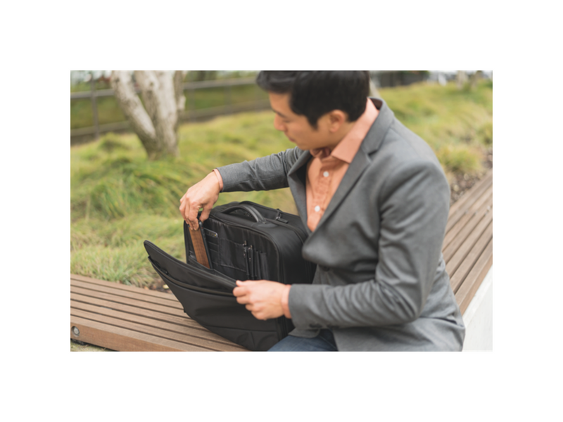 Kensington Contour™ 2.0  17” Business Laptop Trolley