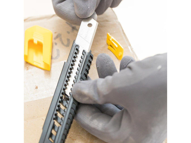 Stanley 18mm x 160mm SM Snap-off Blade Knife
