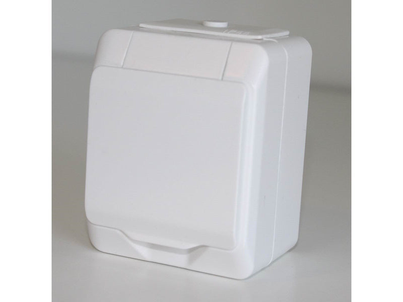 POLLMANN Nortic socket outlet w/child protection 1-f white