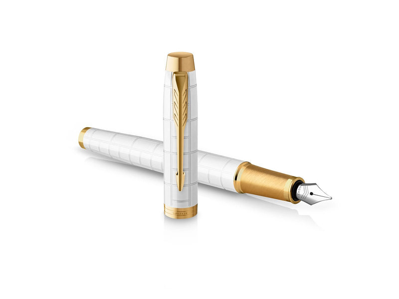 Parker IM Füller | Perlfarbene Premium-Lackierung mit goldenen Zierteilen | Füllfederhalter mit feiner Feder und blauer Tinte |