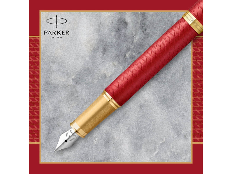 Parker IM Füller | Rote Premium-Lackierung mit goldenen Zierteilen | Füllfederhalter mit feiner Feder und blauer Tinte | Geschen