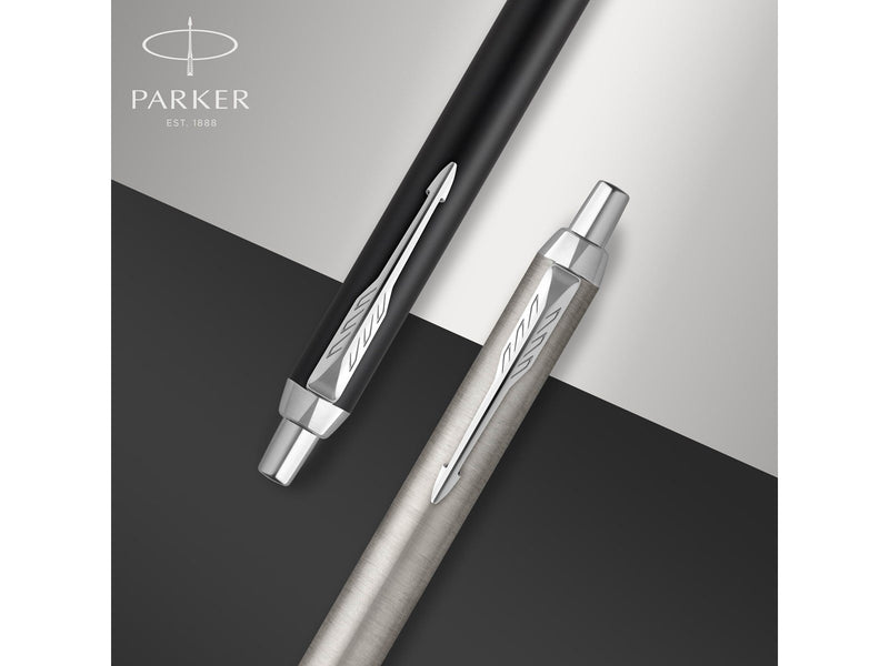 Parker IM Kugelschreiber | Mattschwarz mit Chrom-Zierteilen | mittlere Spitze mit blauer Tinte | Geschenkbox