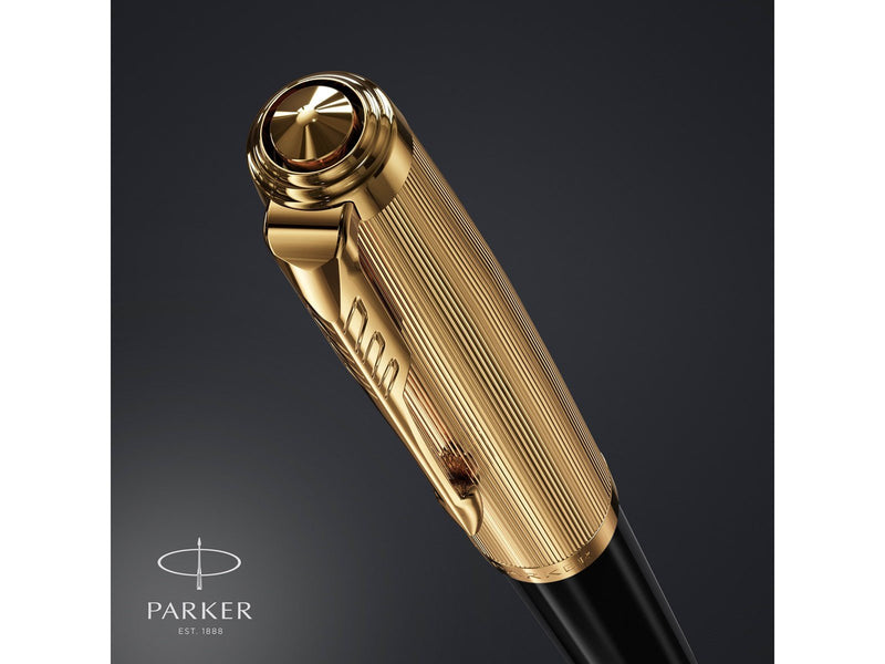 Parker 51 Füller | Luxuriöser Schwarzer Schaft mit Goldzierteilen | Federstärke F in 18k Gold mit schwarzer Tintenpatrone | Gesc