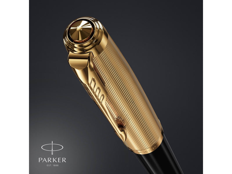 Parker 51 Kugelschreiber | Luxuriöser Schwarzer Schaft mit Goldzierteilen | Mittlere Schreibspitze in 18k Gold mit Schwarzer Nac