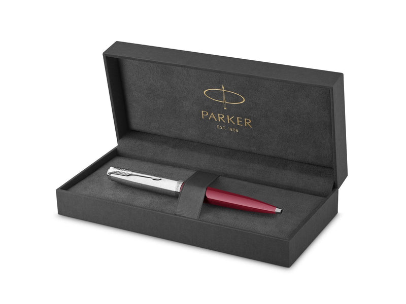 Parker 51 Kugelschreiber | Burgunderroter Schaft mit Chromfarbenen Zierteilen | Mittlere Schreibspitze mit Schwarzer Nachfüllmin