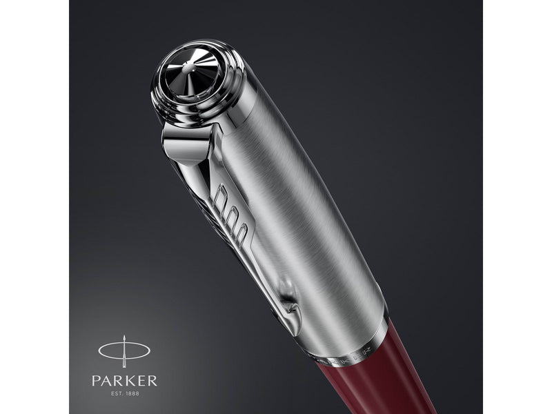 Parker 51 Kugelschreiber | Burgunderroter Schaft mit Chromfarbenen Zierteilen | Mittlere Schreibspitze mit Schwarzer Nachfüllmin