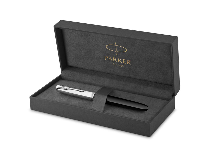 Parker 51 Füller | Schwarzer Schaft mit Chromfarbenen Zierteilen | Füllfederhalter mit feiner Feder und Schwarzer Tintenpatrone