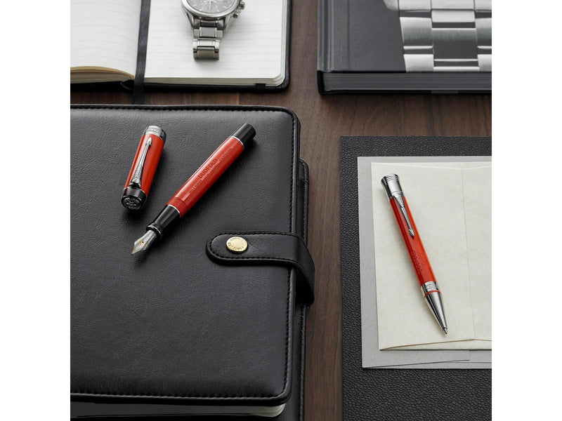 Parker Duofold Classic Füller | Big Red Vintage | Größe Centennial | Füllfederhalter mit mittlere Feder aus Massivgold | schwarz