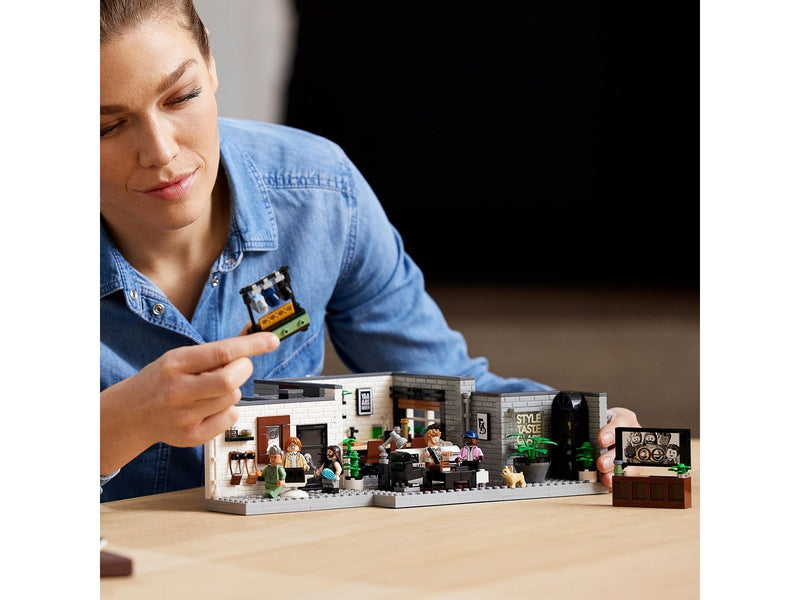 LEGO Icons 10291 Queer Eye – Das Loft der Fab 5