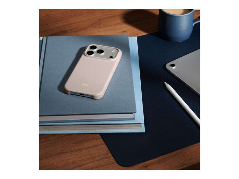 Apple Beats iPhone 17 Pro Case with MagSafe and Camera Control — Lime Stone