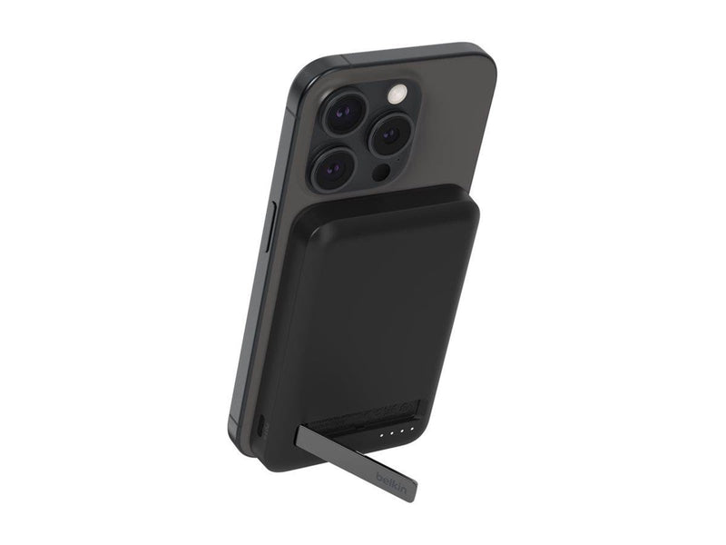 Belkin BoostCharge Pro wireless power bank - magnetic with Qi2 - 24 pin USB-C - 15 Watt