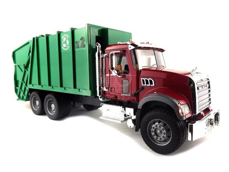 Bruder Mack Granite Garbage truck