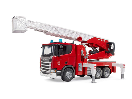Bruder Scania Super 560R Feuerwehrfahrzeug mit Leiter, Wasserpumpe und Licht & Sound Spielzeug