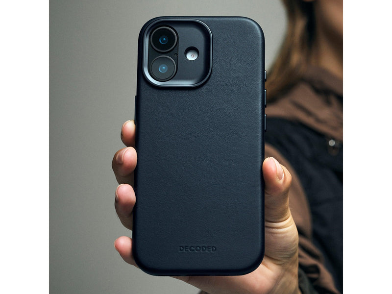 Decoded - Leather Backcover for iPhone 17 - Navy shadow