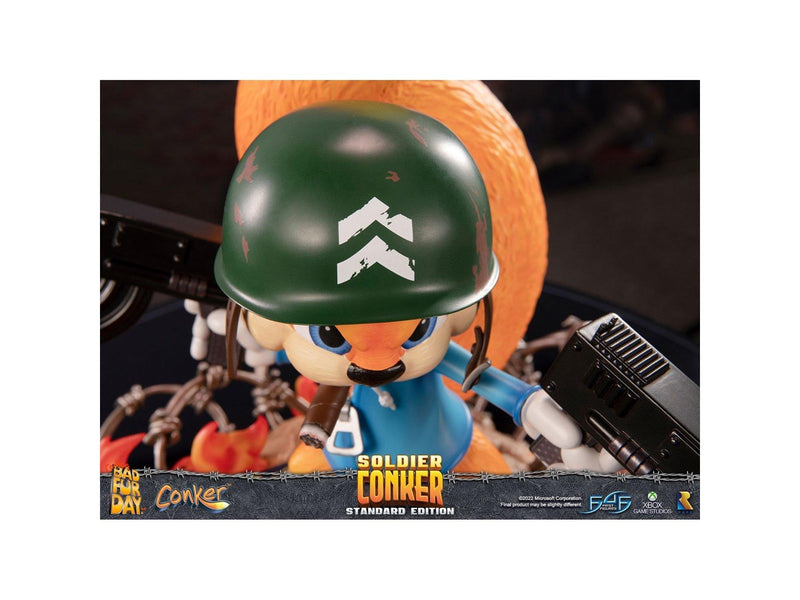 First 4 Figures - Conker's Bad Fur Day Resin Painted Statue: Soldier Conker (Standard Edition) - Figur