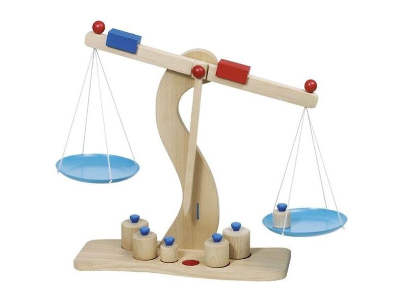 Goki Wooden Scale with Metal Weights