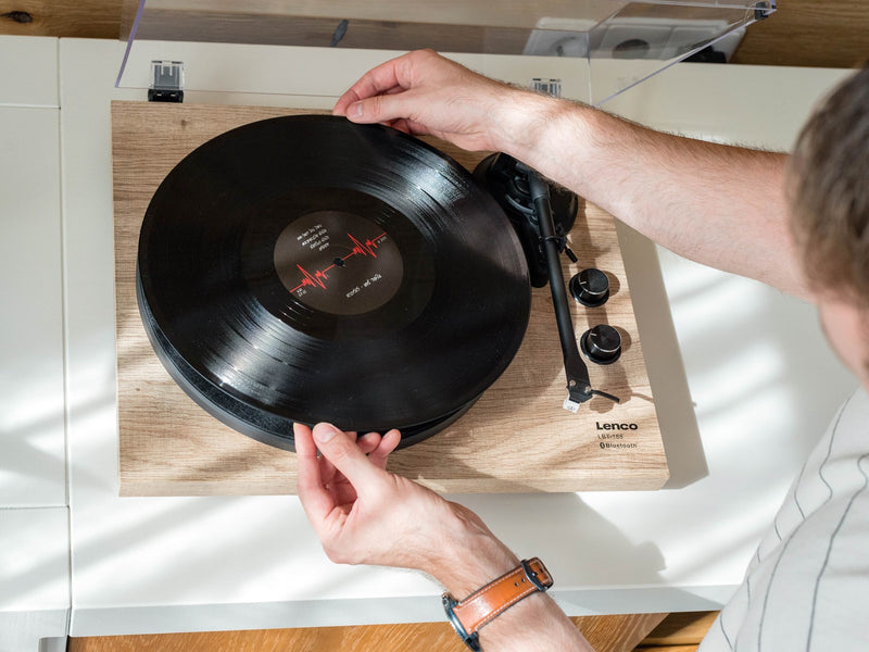 Lenco LBT-188PI - Record Player with Bluetooth® transmission wood - Pine - Plattenspieler Beige