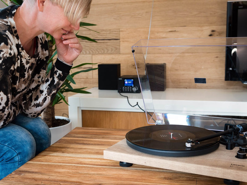 Lenco LBT-188PI - Record Player with Bluetooth® transmission wood - Pine - Plattenspieler Beige