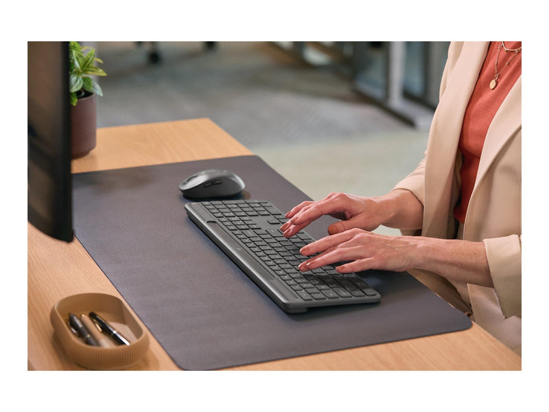Logitech K980 Signature Slim Solar+ for Business - Tastatur - Full-Size - Deutsch - Grau