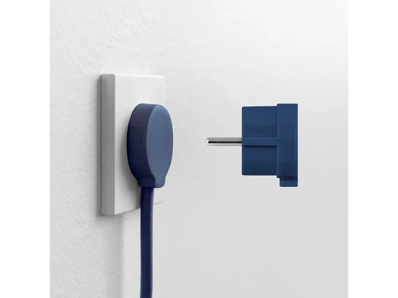 NORM F Flacher Stecker, Mattblau (Schuko-Standard)
