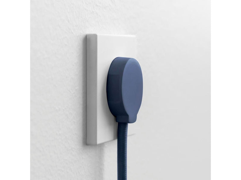 NORM F Flacher Stecker, Mattblau (Schuko-Standard)