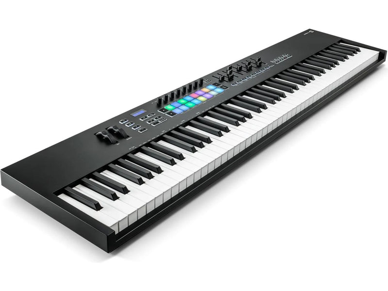 Novation LAUNCHKEY 88 MK3 - 88 keys 16 pads