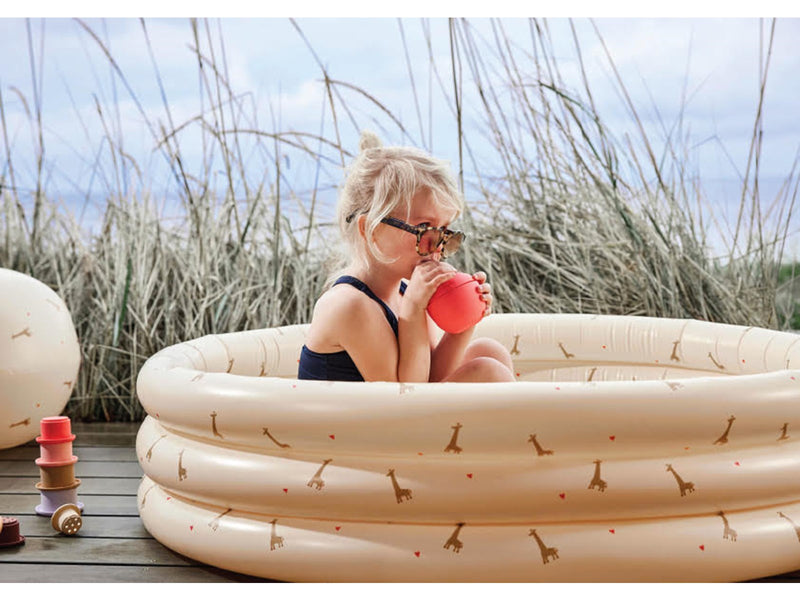 OYOY MINI Giraffen-Schwimmbecken klein & Strandball